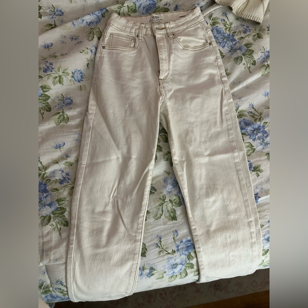 Cotton on, size two, white mom jean